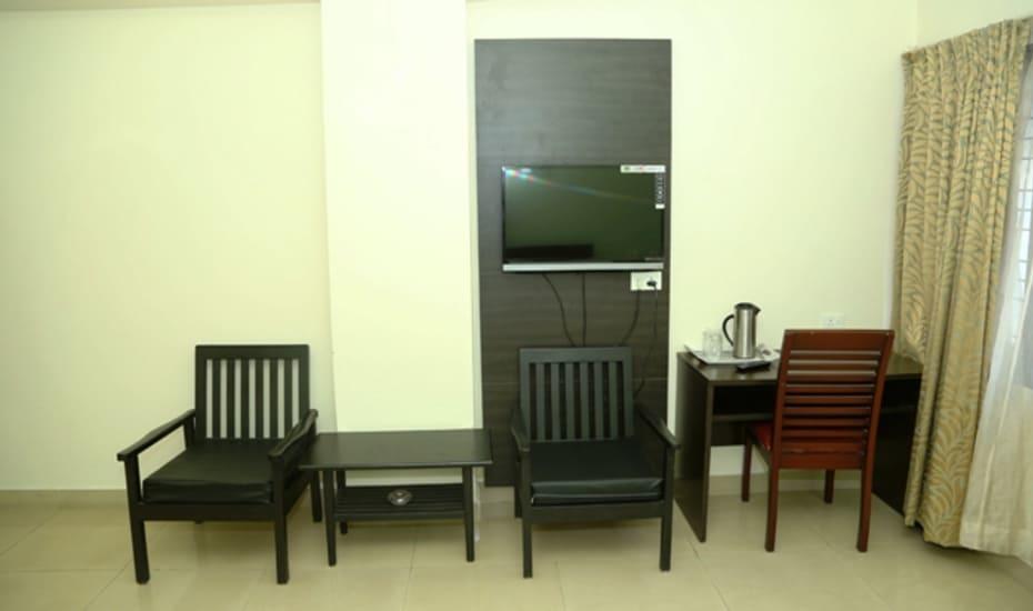 Sri Srinivasa Residency Hotel Kadapa ภายนอก รูปภาพ