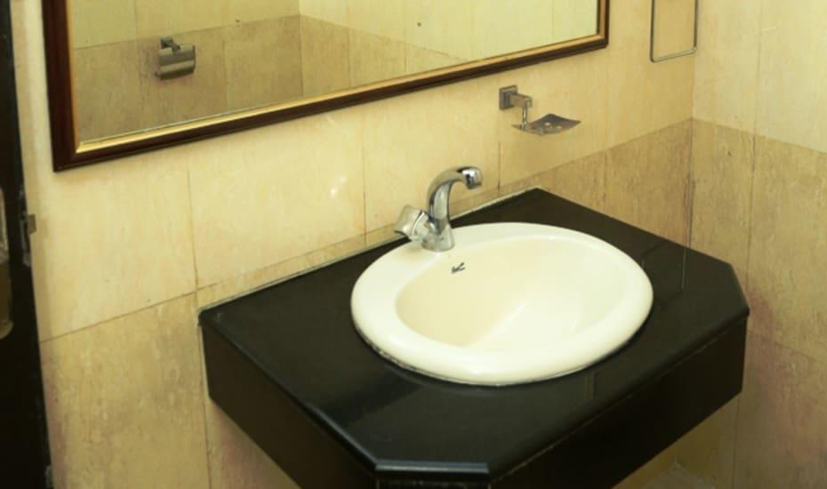 Sri Srinivasa Residency Hotel Kadapa ภายนอก รูปภาพ